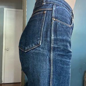 Gloria Vanderbilt high-rise jeans. Only worn once, vintage size 1